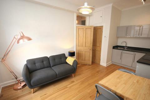 1 bedroom flat to rent, Dean Street