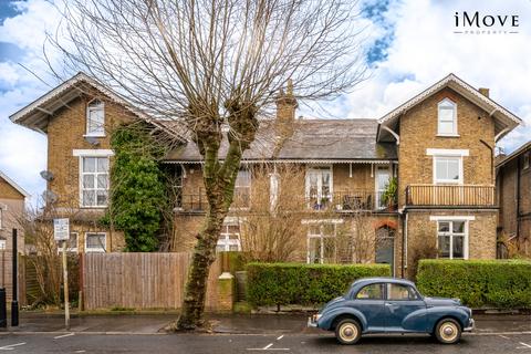 Flat 2, 26 Oliver Grove, London, SE25 6EJ