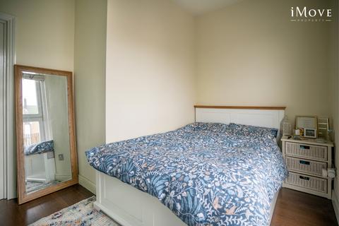 Flat 2, 26 Oliver Grove, London, SE25 6EJ
