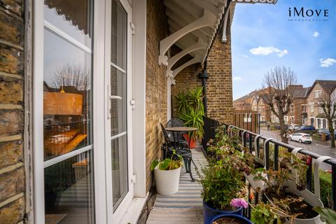 Flat 2, 26 Oliver Grove, London, SE25 6EJ