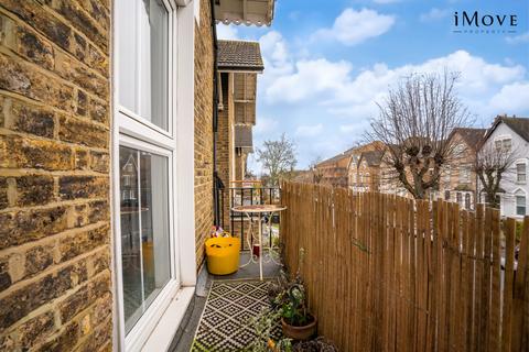 Flat 2, 26 Oliver Grove, London, SE25 6EJ