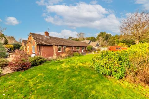 5 bedroom bungalow for sale, The Highlands, Newmarket CB8