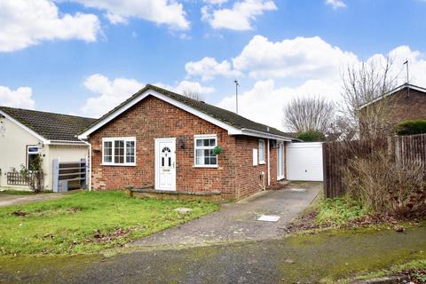 3 bedroom detached bungalow for sale, Grasmere Way, Linslade, LU7 2QB