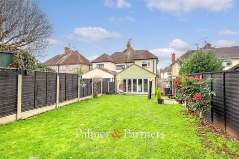 3 bedroom semi-detached house for sale, Greenways, Essex CM1