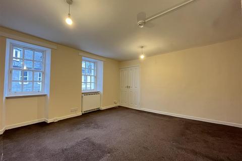 Studio to rent, High Street, Perth