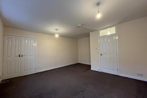 Studio to rent, High Street, Perth