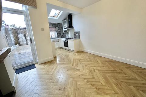 10 Carr Road, Thornton-cleveleys, FY5 3AG