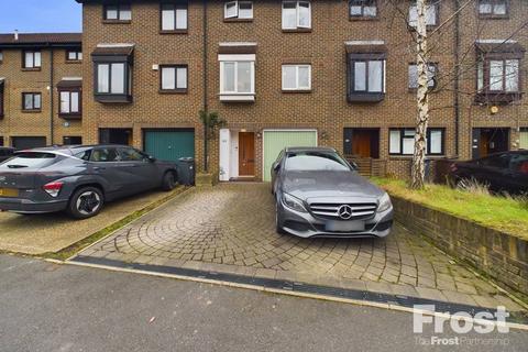 89 Foxwood Close, Feltham, TW13 7DW