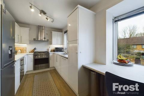 89 Foxwood Close, Feltham, TW13 7DW