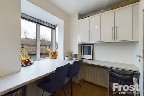 89 Foxwood Close, Feltham, TW13 7DW