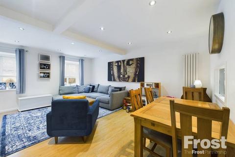 89 Foxwood Close, Feltham, TW13 7DW
