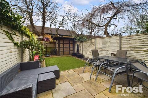 89 Foxwood Close, Feltham, TW13 7DW