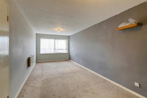 2 bedroom flat for sale, Boxgrove Parade, Worthing BN12