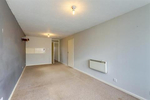 2 bedroom flat for sale, Boxgrove Parade, Worthing BN12