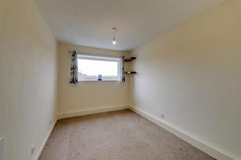 2 bedroom flat for sale, Boxgrove Parade, Worthing BN12