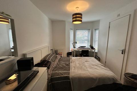 1 bedroom in a house share to rent, Hughenden Road, High Wycombe, HP13