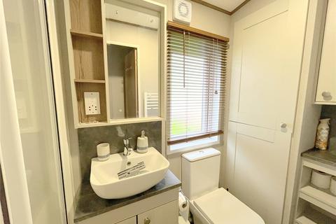 2 bedroom park home for sale, Hoburne Caravan Park, Hoburne Lane, Christchurch, Dorset, BH23