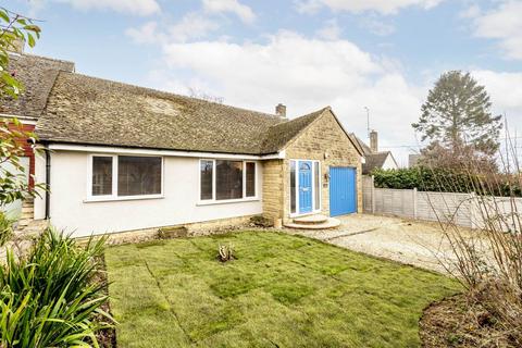 3 bedroom bungalow for sale, The Penn, Over Norton