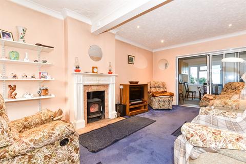 3 bedroom chalet for sale, London Road, Addington, West Malling, Kent