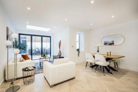 3 bedroom apartment for sale, Gordon Road, London, W5