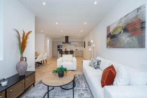 3 bedroom apartment for sale, Gordon Road, London, W5