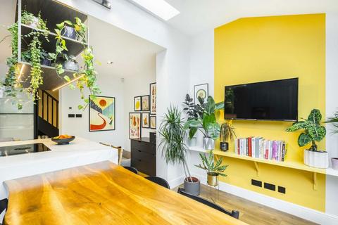 44 Wilna Road, London, SW18 3BA