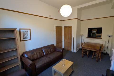 3 bedroom flat to rent, Oxford Street, Edinburgh EH8