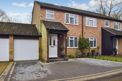 4 bedroom semi-detached house for sale, Tavistock Close, Walderslade, Chatham, ME5