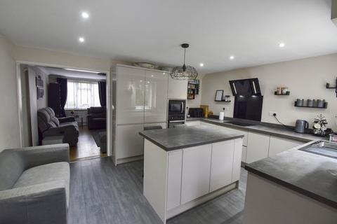 4 bedroom semi-detached house for sale, Tavistock Close, Walderslade Woods, Chatham, ME5