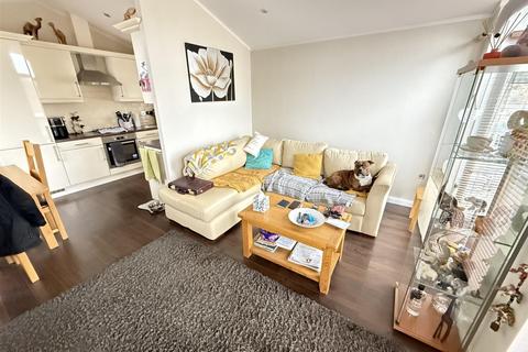 2 bedroom park home for sale, Hampstead Lane, Yalding, Maidstone, Kent