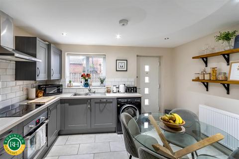 17 Burns Road, Doncaster, DN4 8NW