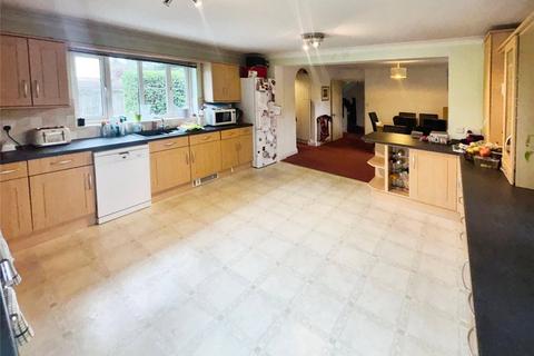 5 bedroom detached house to rent, Redgates Place, Chelmsford, Essex, CM2