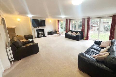 5 bedroom detached house to rent, Redgates Place, Chelmsford, Essex, CM2