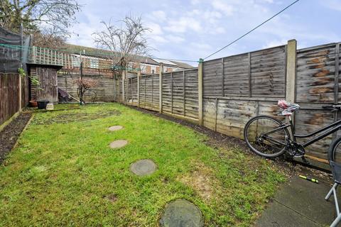 2 bedroom terraced house for sale, Feltham Road, Surrey CR4