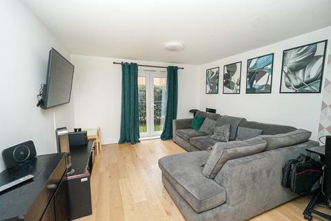 2 bedroom flat for sale, Drakes Avenue, Leighton Buzzard