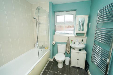 2 bedroom flat for sale, Drakes Avenue, Leighton Buzzard