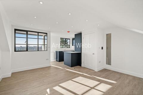 undefined, Park Avenue, Palmers Green, London N13