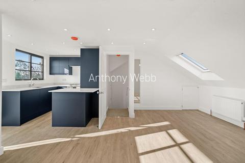 undefined, Park Avenue, Palmers Green, London N13