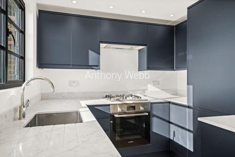 undefined, Park Avenue, Palmers Green, London N13