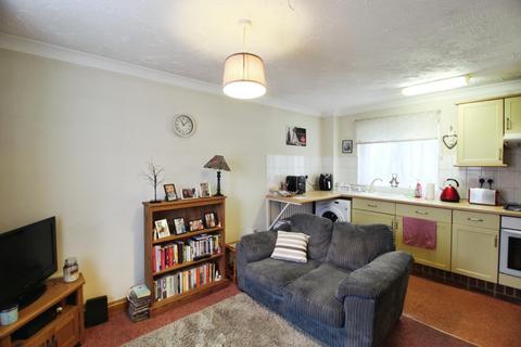 1 bedroom semi-detached house to rent, Bridgwater Road, Bristol BS13