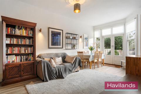 2 bedroom flat for sale, Hoppers Road, Winchmore Hill