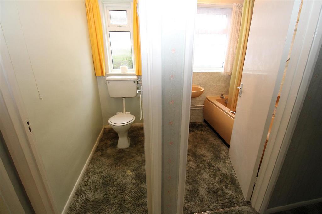 Bathroom.JPG