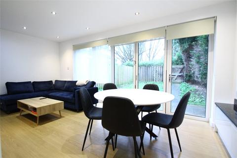 4 bedroom end of terrace house for sale, Pymers Mead, London, SE21