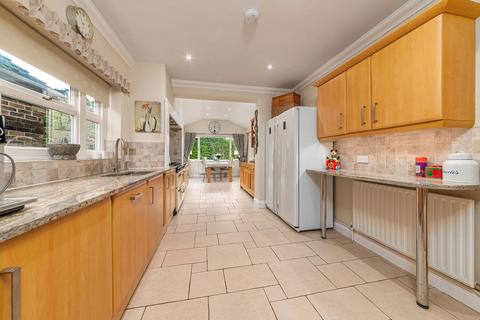 4 Beech Grove, Rushden, NN10 6EJ
