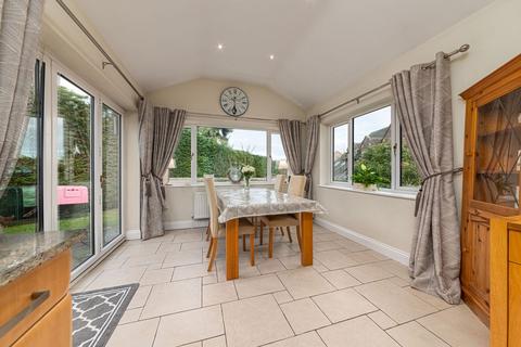4 Beech Grove, Rushden, NN10 6EJ