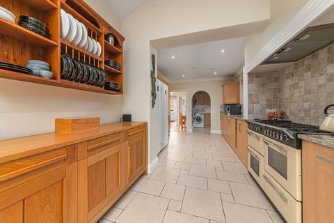 4 Beech Grove, Rushden, NN10 6EJ