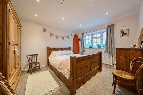 4 Barncroft, Turvey, Bedford, MK43 8DN