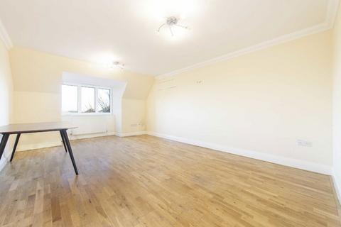 2 bedroom flat for sale, Station Road, London NW4