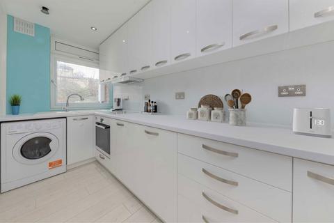 3 bedroom maisonette for sale, Kiln Place, London NW5