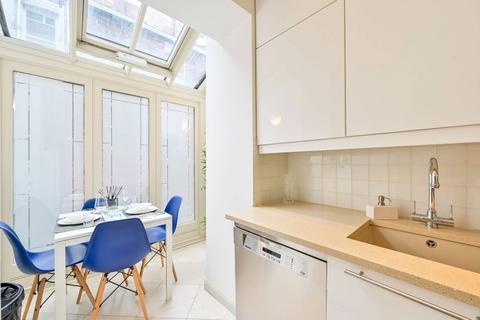 1 bedroom flat to rent, West Eaton Place, Belgravia, London, SW1X